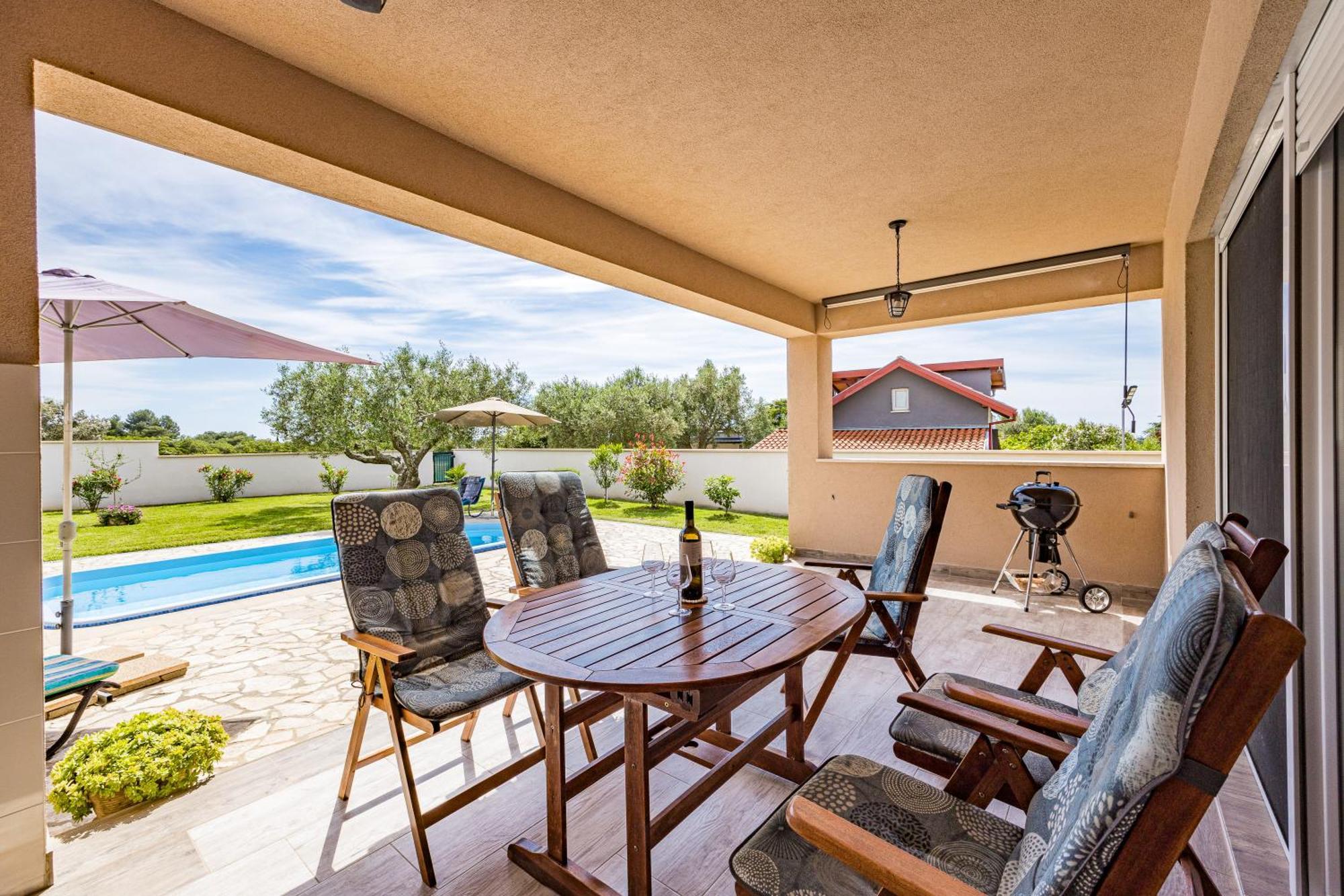 Villa Sunny Olive Peroj Bagian luar foto